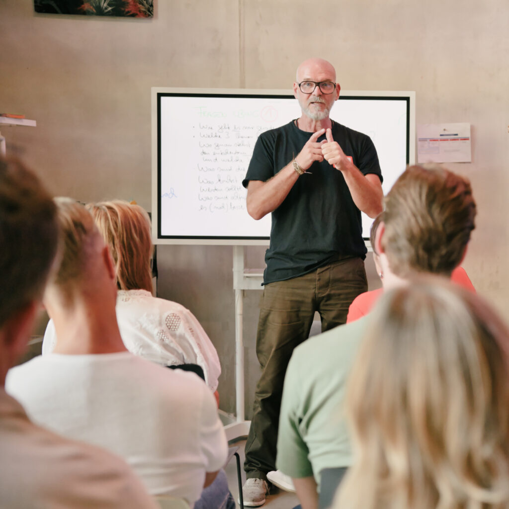 Oliver Theisen im Team-Training der Vertriebsakademie